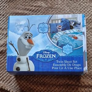 Disney Frozen Twin Sheet Set - Blue and White